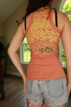 Load image into Gallery viewer, Vintage 2000s Peach Floral Graphic Ribbed Tank Top
