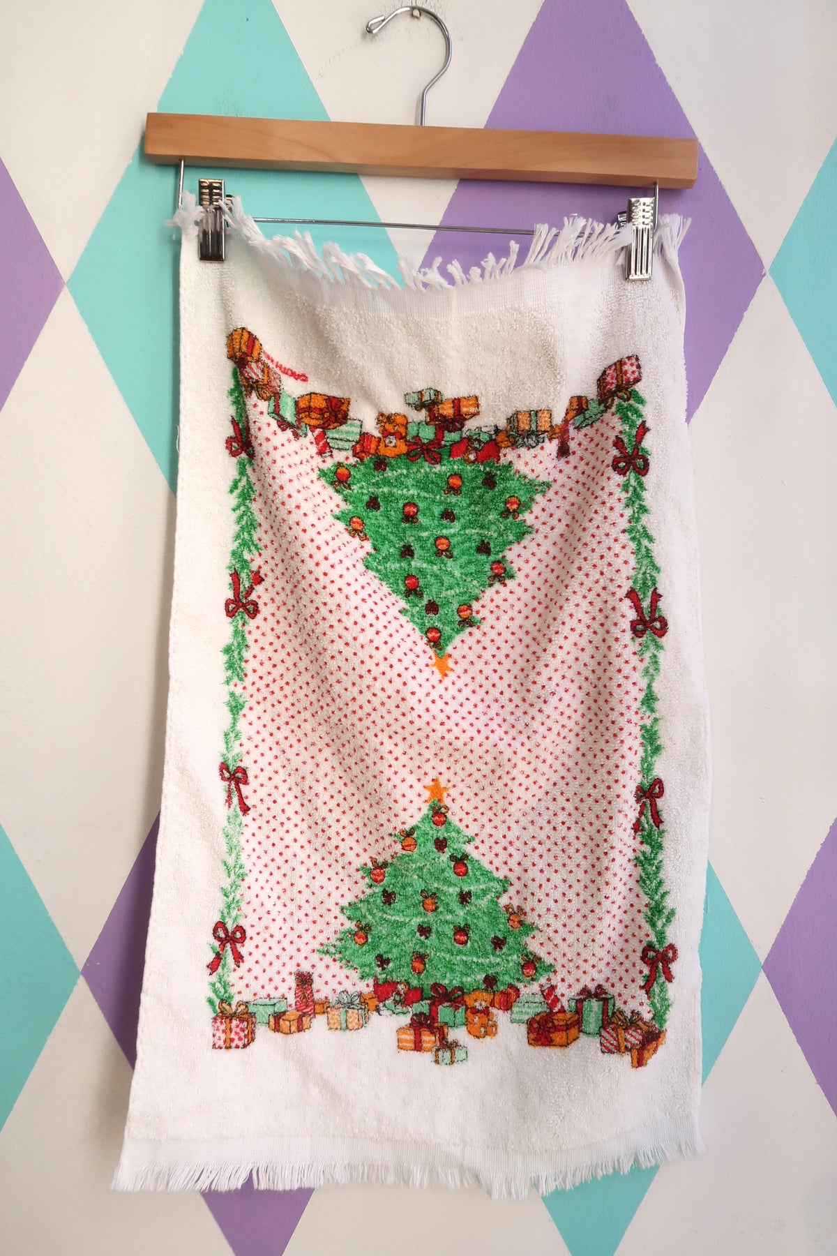 Vintage 90s Christmas Tree & Gift Print Tea Towel with Fringed Edges