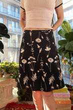 Load image into Gallery viewer, Vintage 90s Black &amp; Cream Botanical Print Midi Skirt
