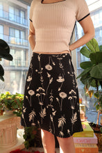 Load image into Gallery viewer, Vintage 90s Black &amp; Cream Botanical Print Midi Skirt
