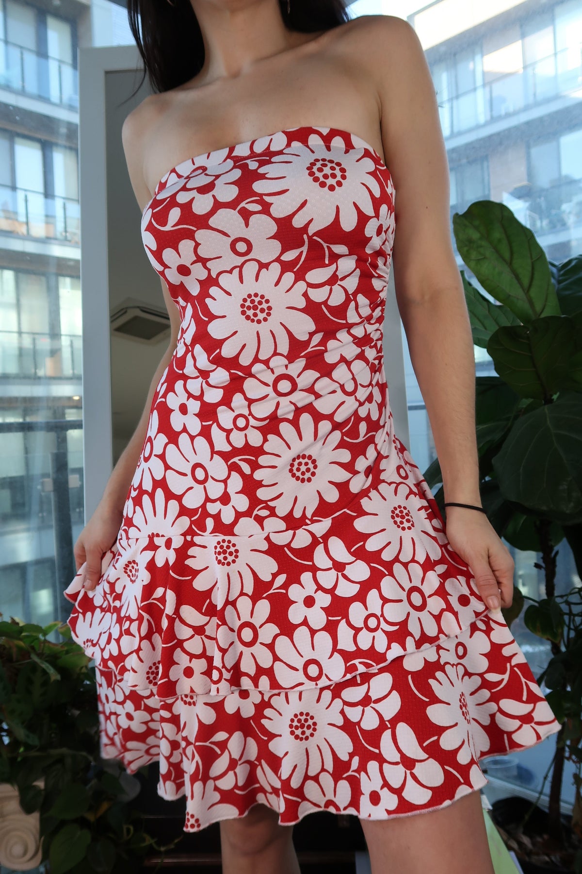 Vintage 2000s Red & White Floral Strapless Tiered Mini Dress