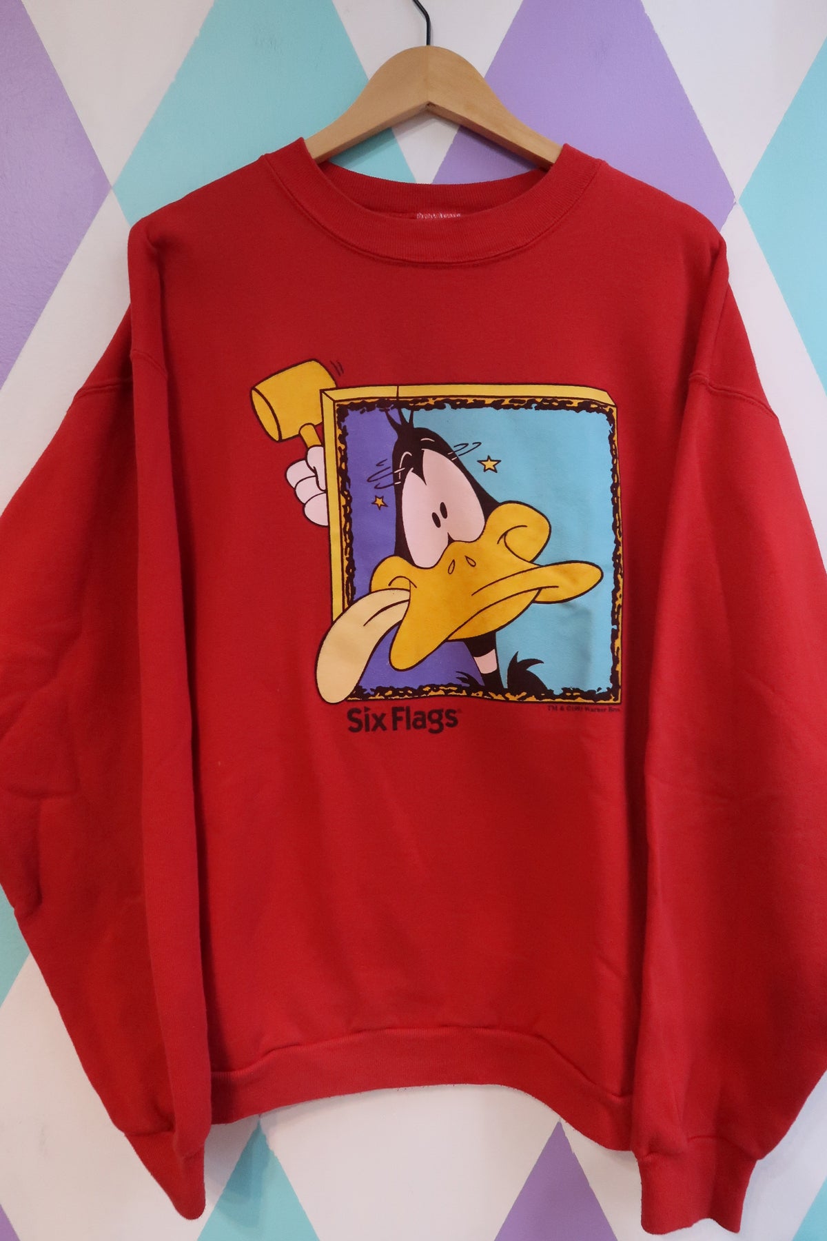 Vintage 1993 Daffy Duck Six Flags Graphic Crewneck Sweatshirt