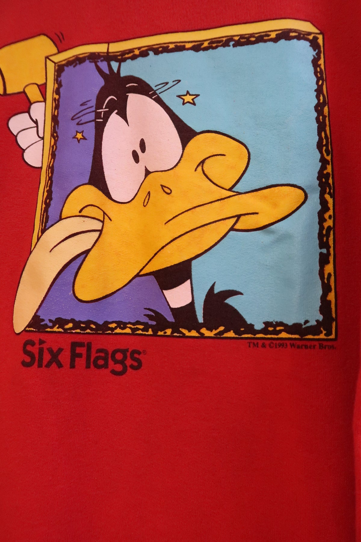 Vintage 1993 Daffy Duck Six Flags Graphic Crewneck Sweatshirt
