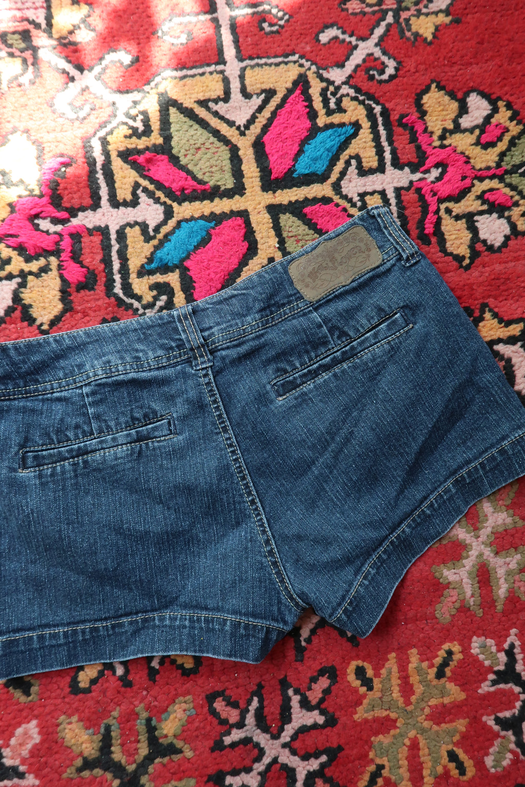 Vintage Low-Rise Button Detail Denim Shorts – Y2K Micro Shorts