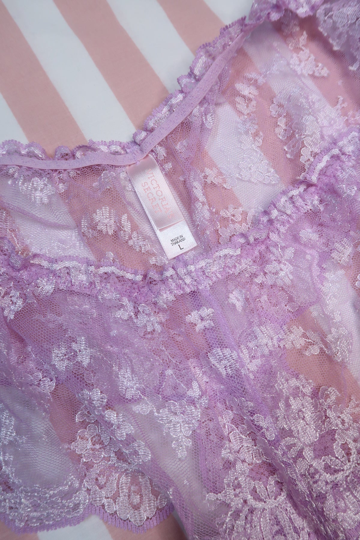 Vintage 2000s Victoria’s Secret Lavender Lace Bikini Underwear