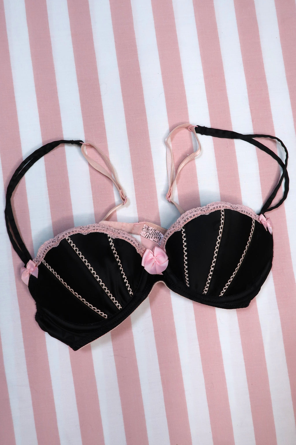Vintage 2000s Victoria’s Secret Black Satin Pink Trim Bra