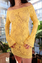 Load image into Gallery viewer, Elektra Vintage yellow lace off-shoulder dress displayed on a mannequin against a neutral backdrop.
