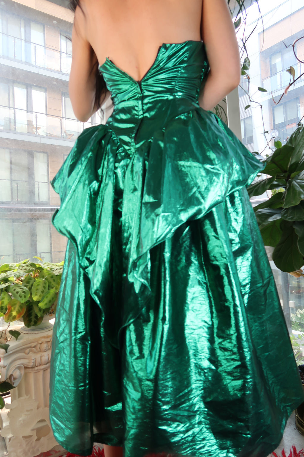 1980s Vintage Metallic Green Foil Party Dress – Strapless Ruched Peplum Prom Dress
