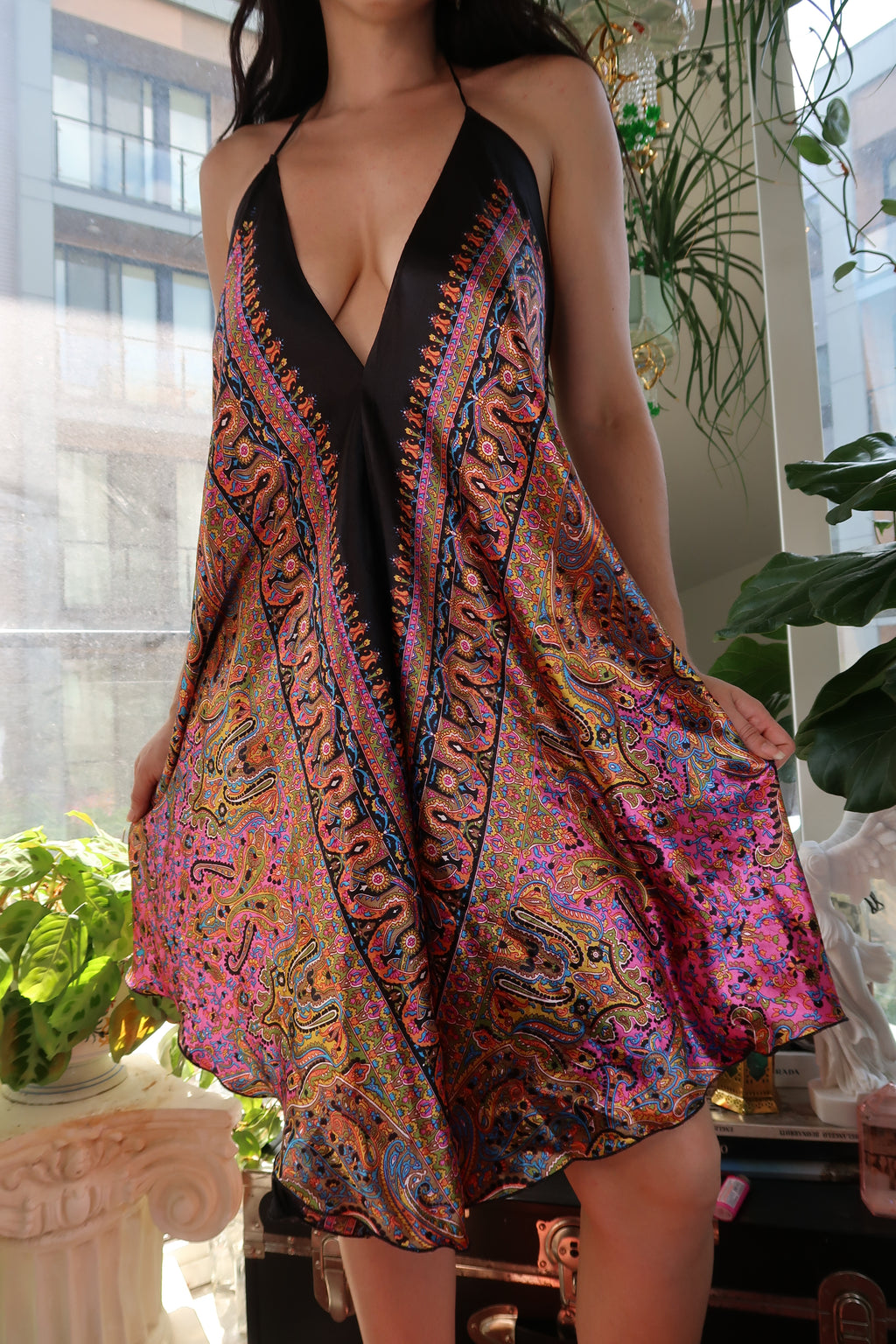 Vintage Y2K Paisley Handkerchief Hem Halter Dress – Deep V & Boho Glam