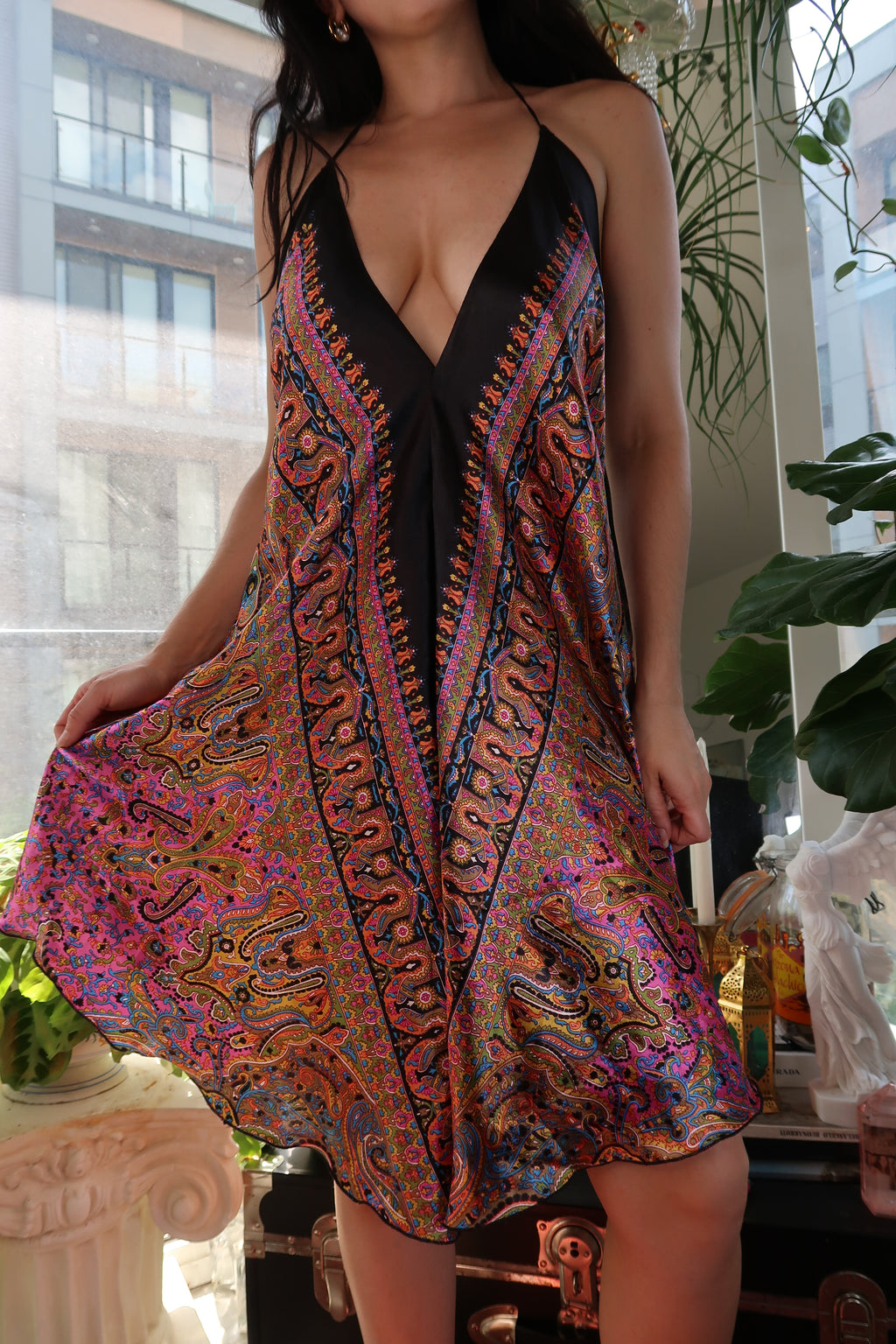 Vintage Y2K Paisley Handkerchief Hem Halter Dress – Deep V & Boho Glam