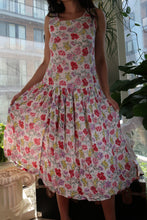 Load image into Gallery viewer, Vintage 1990s Floral Sleeveless Midi Dress – Cottagecore Summer Sundress
