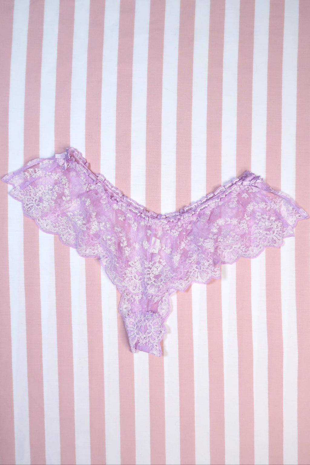 Vintage 2000s Victoria’s Secret Lavender Lace Bikini Underwear