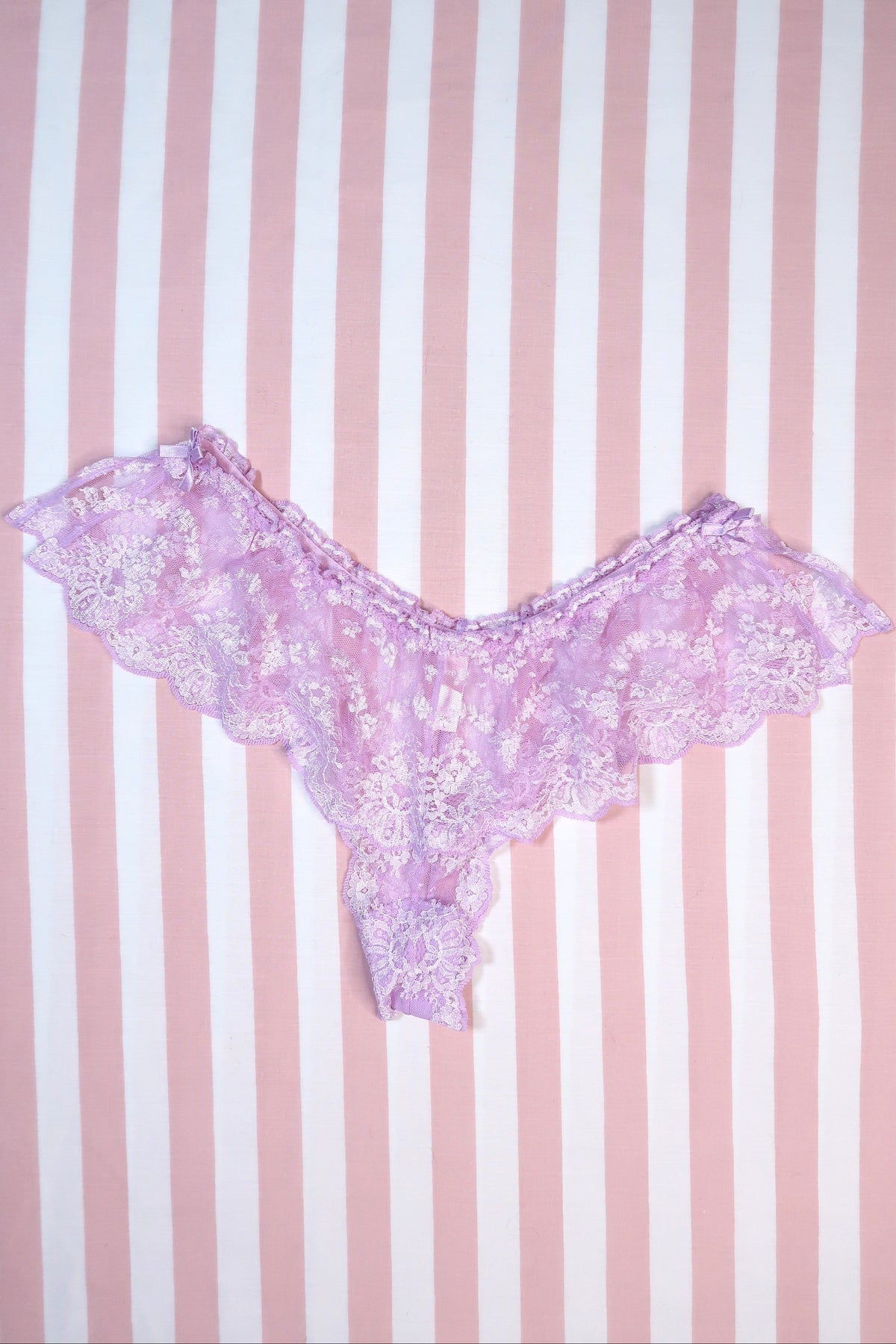 Vintage 2000s Victoria’s Secret Lavender Lace Bikini Underwear