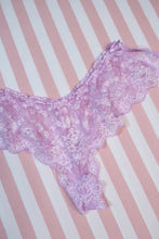 Load image into Gallery viewer, Vintage 2000s Victoria’s Secret Lavender Lace Bikini Underwear
