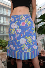 Load image into Gallery viewer, Vintage 2000s GAP Blue Floral A-Line Skirt with Striped Hem – Y2K
