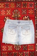 Load image into Gallery viewer, Vintage 2000s Light Wash Denim Cargo Mini Skirt
