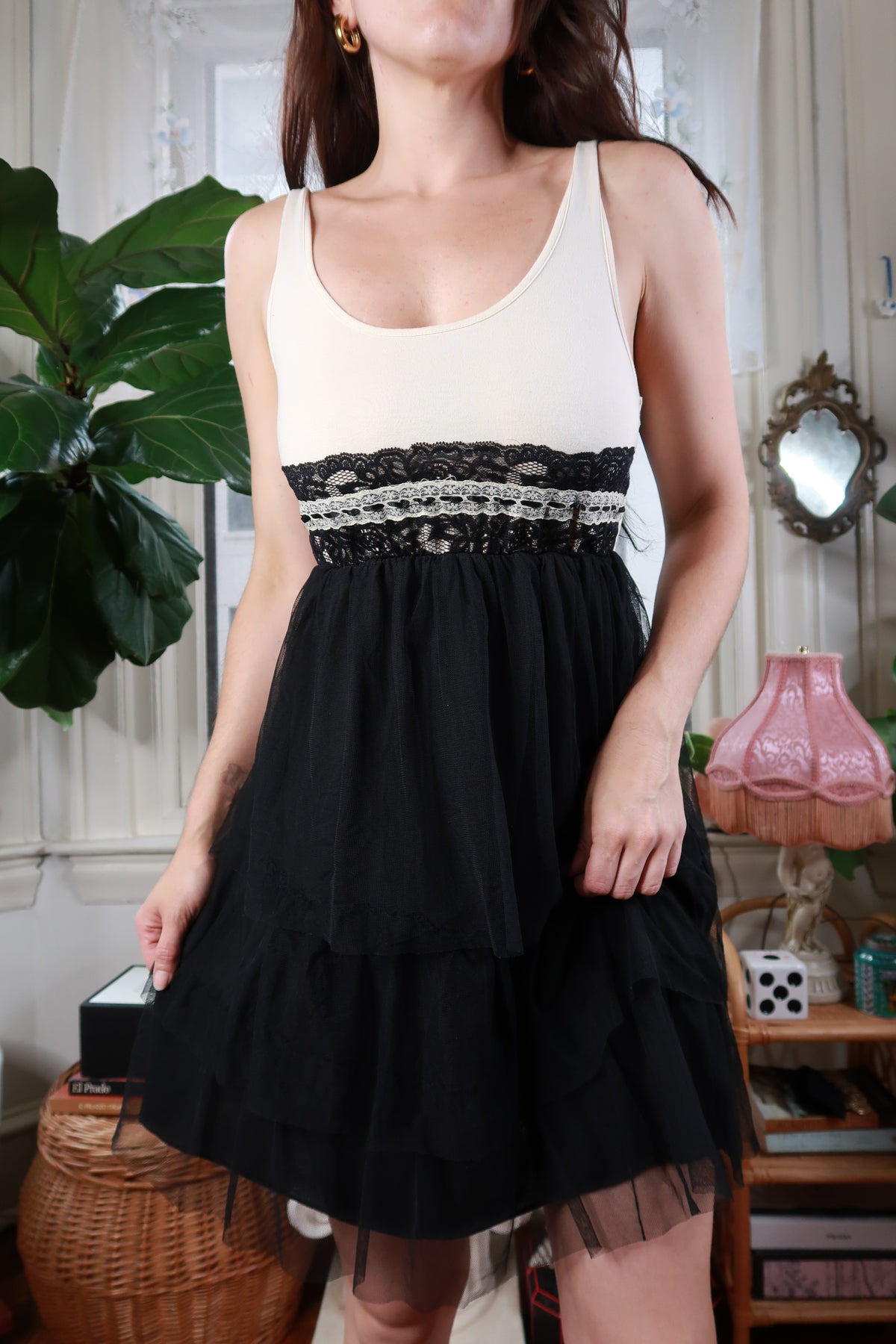 Elektra Vintage black and beige lace trim tiered babydoll dress from the 2000s, featuring vintage lace details and a flowy silhouette.