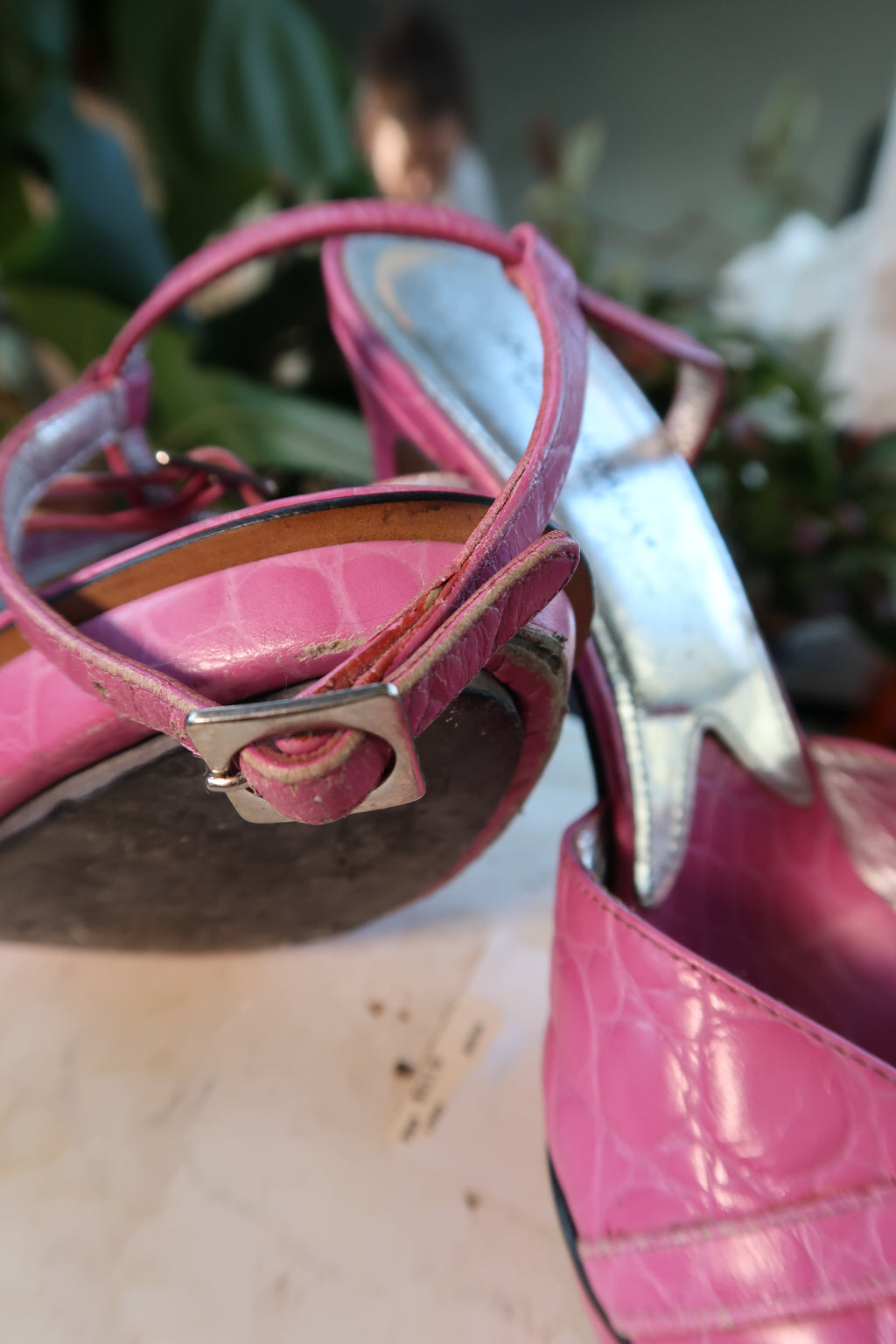 Elektra Vintage Dolce Gabbana pink alligator leather platform heels with high chunky heels and glossy finish.