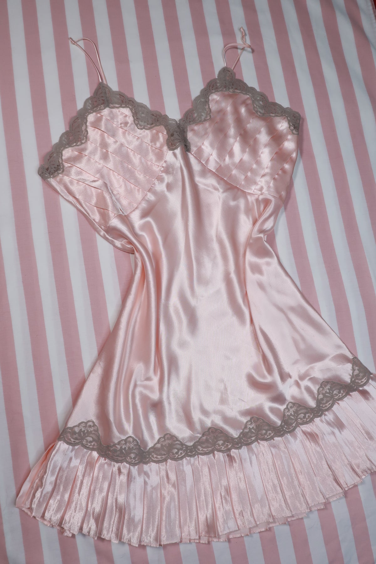 Vintage 80s Gold Label Victoria’s Secret Blush Pink Satin Lace Trim Pleated Hem Slip Dress