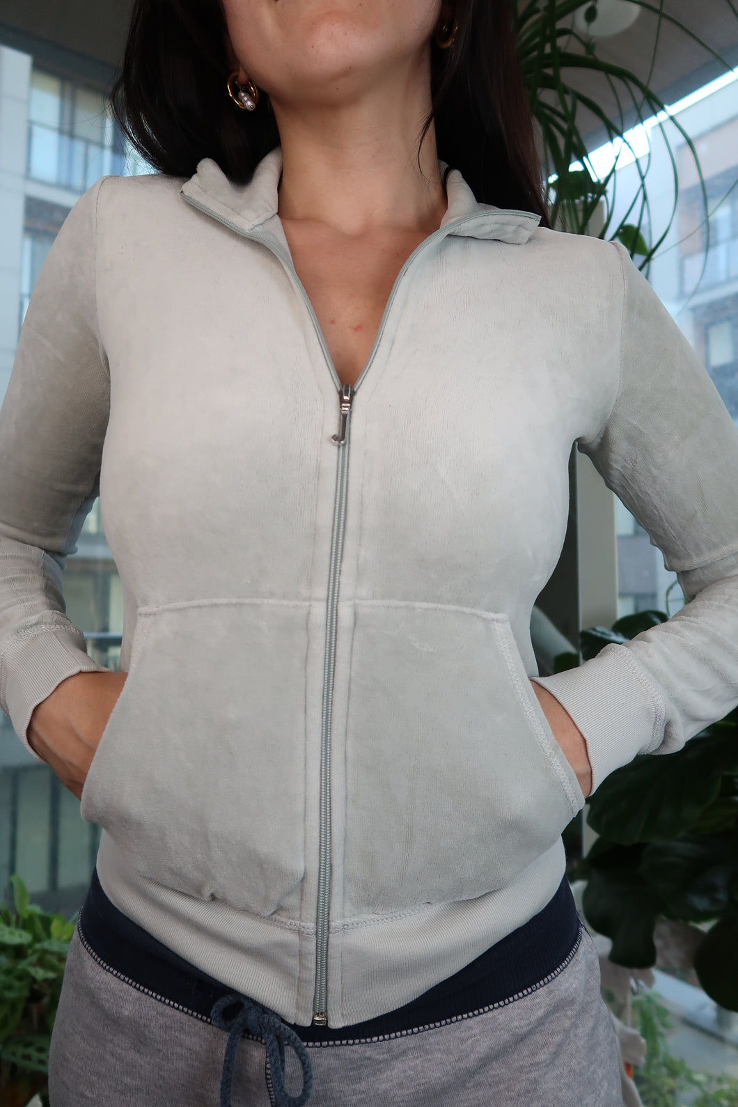 Vintage Juicy Couture Light Grey Velour Collared Zip-Up Jacket