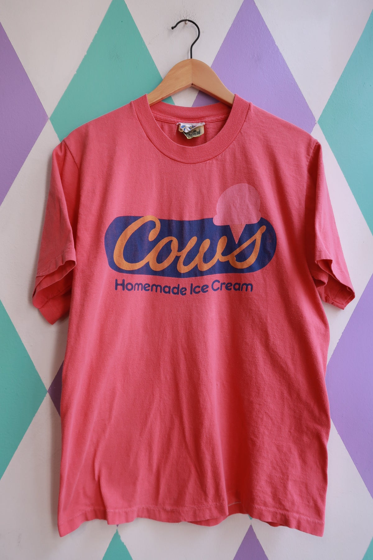Vintage 90s Cow’s Homemade Ice Cream Graphic Tee by Elektra Vintage, showing a retro cotton t-shirt with ice cream illustration.