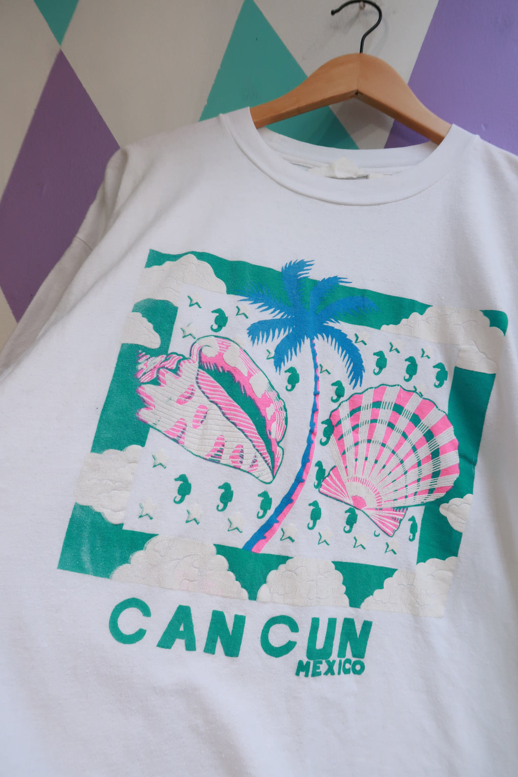 Vintage 90s Cancun Mexico Seashell Graphic T-Shirt