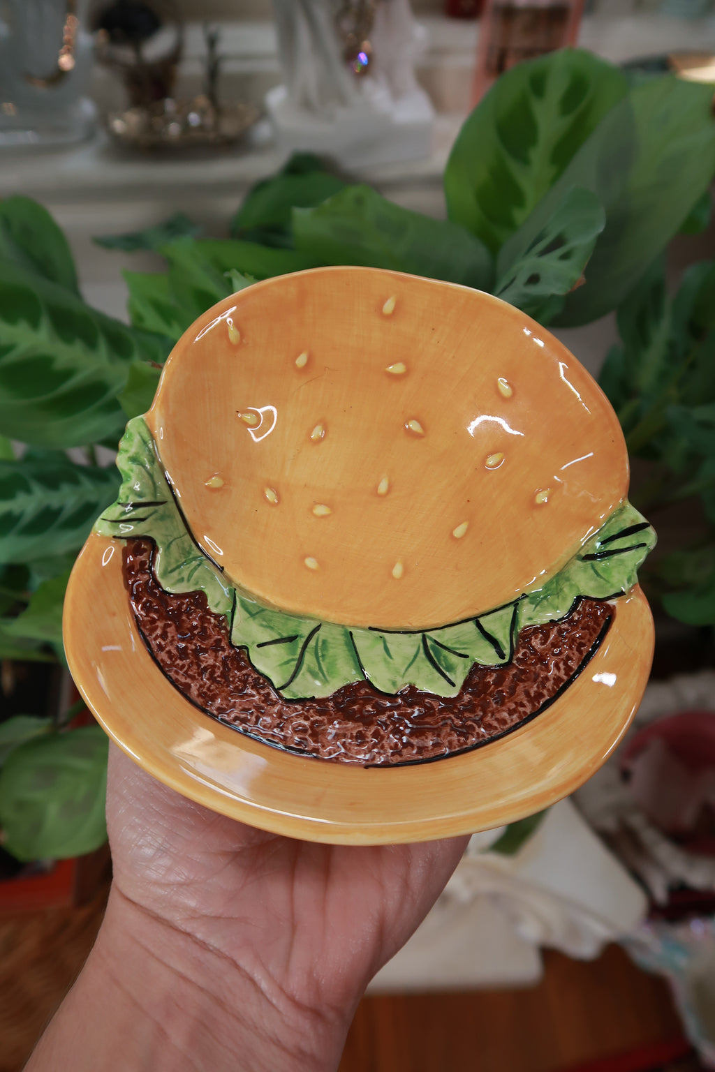 Vintage ceramic hamburger-shaped trinket dish by Elektra Vintage, featuring a novelty burger ring holder with colorful details.