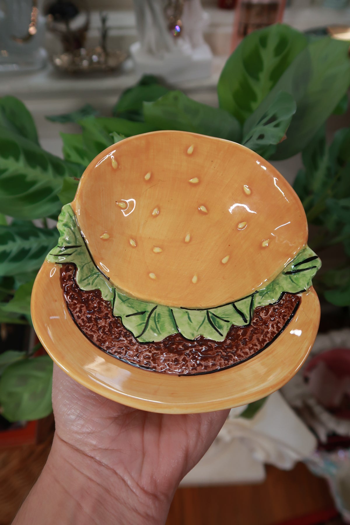 Vintage ceramic hamburger-shaped trinket dish by Elektra Vintage, featuring a novelty burger ring holder with colorful details.