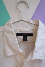 Load image into Gallery viewer, Men's vintage 2000s Express white linen blend camp shirt by Elektra Vintage, featuring a button-up design and classic collar.
