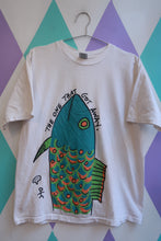 Load image into Gallery viewer, Men's Vintage 90s Cocoa Beach Florida Fish Graphic Tourist T-Shirt by Elektra Vintage, featuring a colorful fish design on soft cotton.
