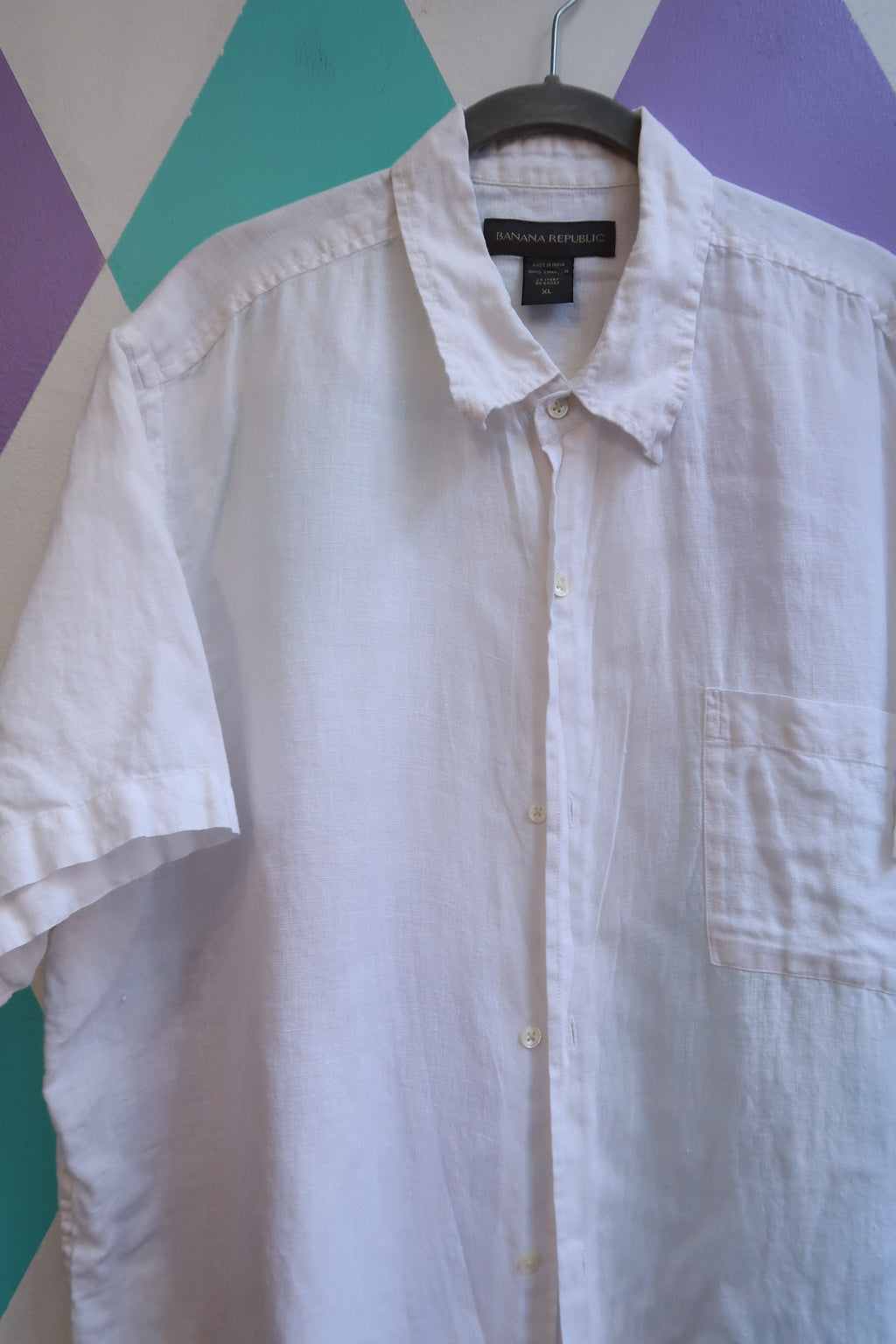 Elektra Vintage men's white linen short sleeve button-up shirt by Banana Republic, casual vintage men's top with classic style.