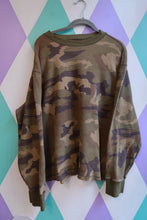 Load image into Gallery viewer, Men's vintage 90s woodland camouflage waffle knit thermal long sleeve shirt by Elektra Vintage, featuring rugged camouflage pattern and cozy fabric.
