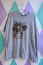 Load image into Gallery viewer, Men's vintage German Shorthaired Pointer hunting dog graphic T-shirt by Elektra Vintage, featuring a detailed 2000s-inspired dog design.
