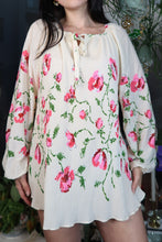 Load image into Gallery viewer, Vintage 70s Floral Tunic Top – Boho Hippie Peasant Blouse
