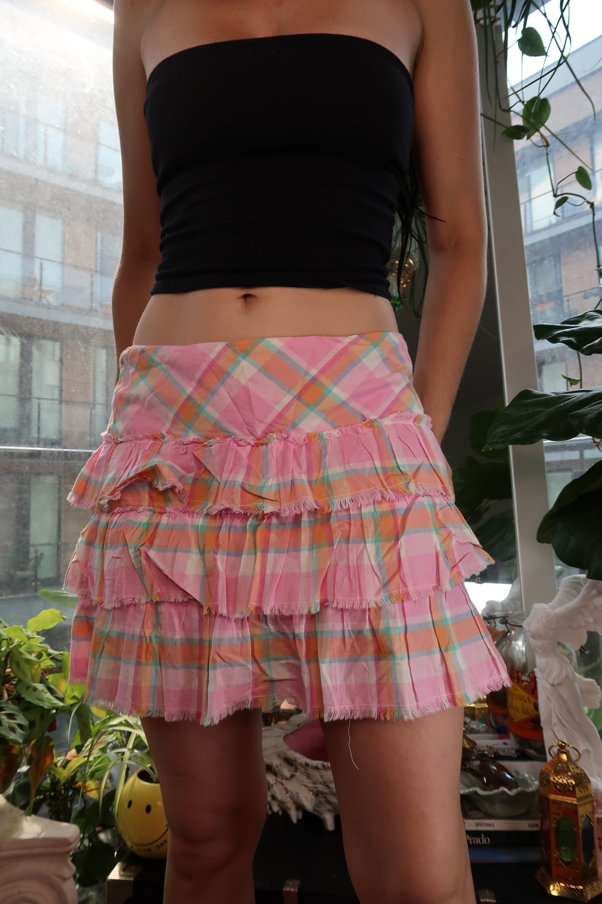 Elektra Vintage pink plaid mini skirt with ruffles and tiered design, vintage 2000s Y2K preppy style, perfect for retro fashion.