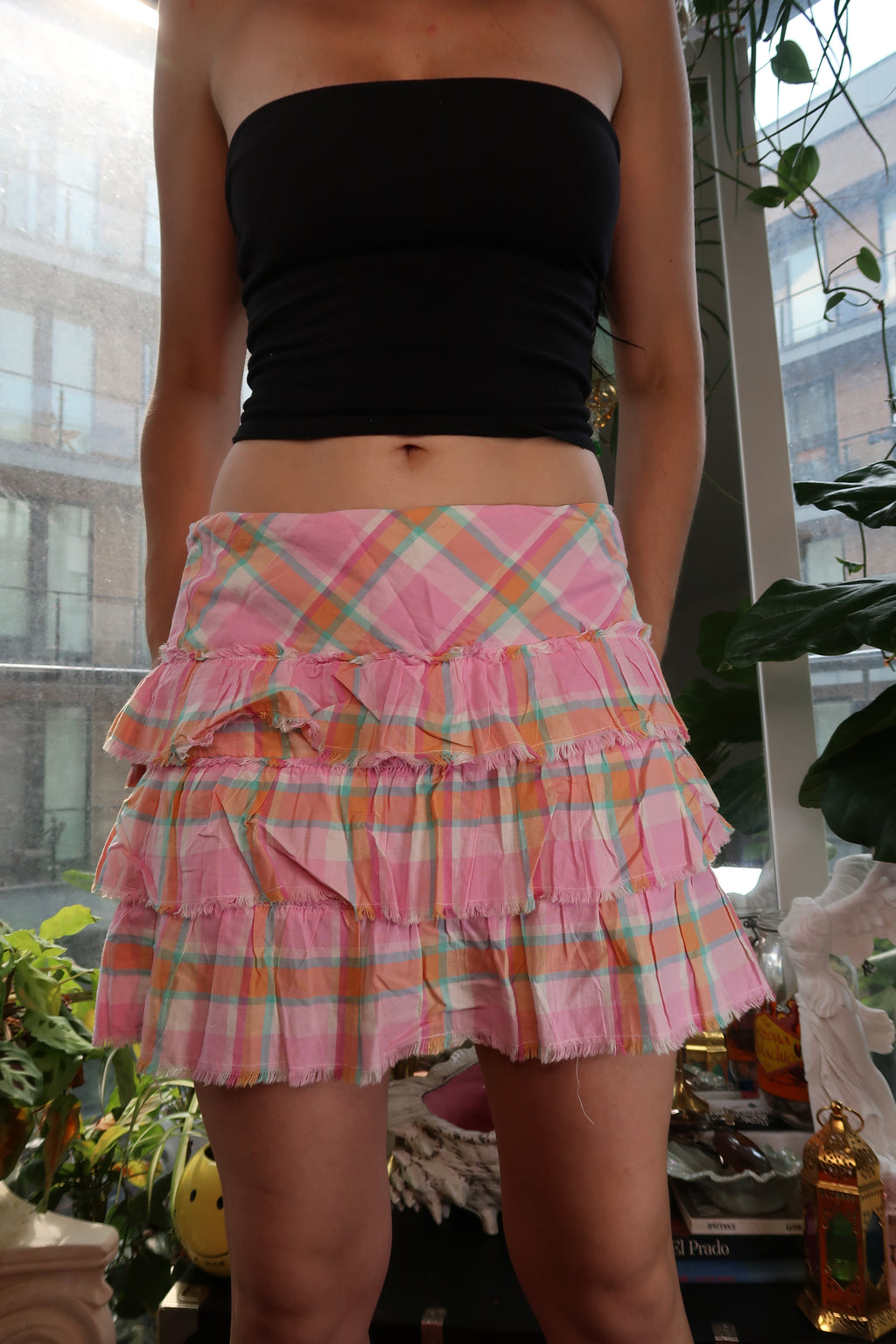 Elektra Vintage pink plaid ruffle mini skirt with tiered design, 2000s Y2K preppy style, perfect for retro fashion.