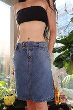 Load image into Gallery viewer, Vintage Y2K Vintage Medium-Wash Denim Knee-Length Skirt
