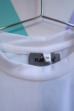 Load image into Gallery viewer, Men's white vintage 2000s Italia halftone graphic athletic T-shirt with Italian flag design by Elektra Vintage.
