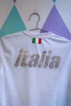 Load image into Gallery viewer, Men's white vintage 2000s Italia halftone graphic athletic T-shirt with Italian flag design by Elektra Vintage.
