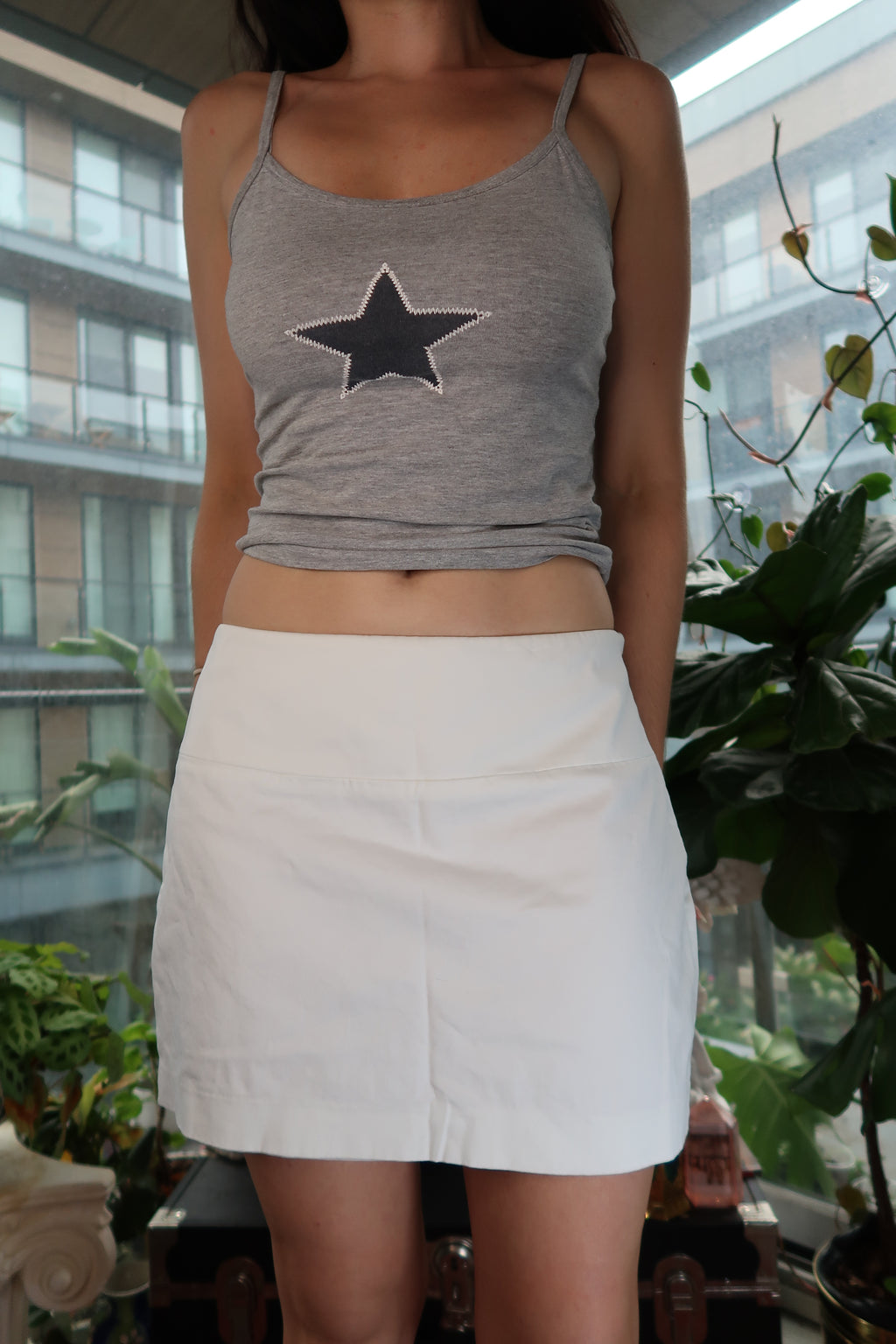 Vintage Express White Mini Skirt – Mid/Low Rise Minimalist Y2K Style