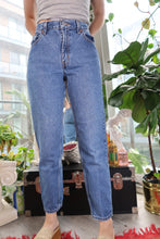 Load image into Gallery viewer, Vintage Levi’s 550 Relaxed Fit Jeans – Classic Blue High Rise Tapered Denim

