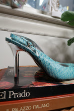 Load image into Gallery viewer, Deadstock Vintage 2000s Steve Madden Blue Crocodile Leather Heels
