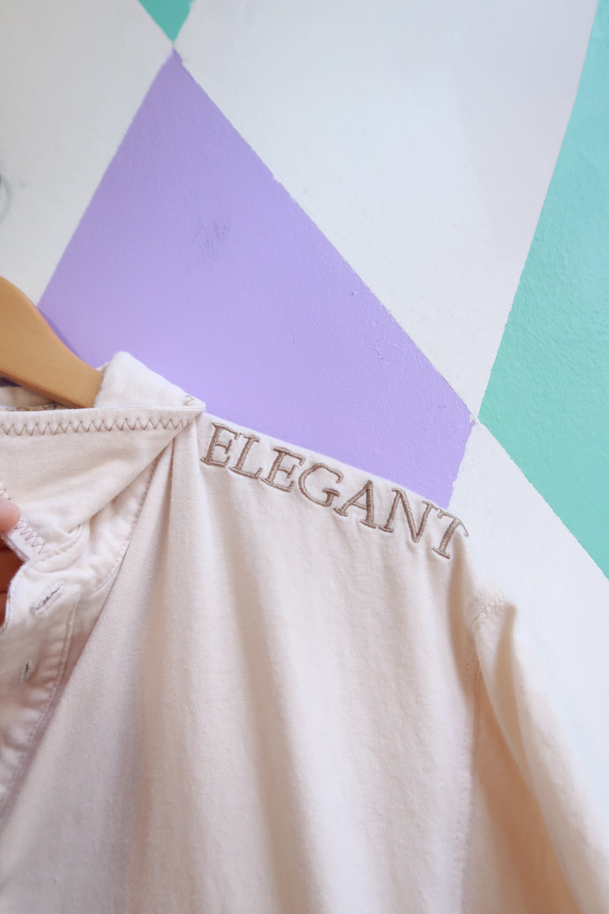 Vintage 2000s Beige Graphic Polo Shirt with Embroidered Collar - Elektra Vintage