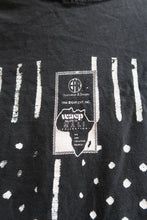 Load image into Gallery viewer, Vintage 90s African Tribal Abstract Graphic Tee – Black &amp; White Art Print

