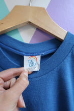 Load image into Gallery viewer, Vintage 1980s &quot;Share Your Rainbow&quot; Mouse Graphic Tee
