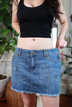 Load image into Gallery viewer, Vintage Y2K Distressed Low Rise Denim Mini Skirt

