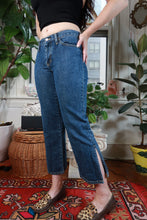 Load image into Gallery viewer, Vintage Y2K Gap Blue Denim Capri Jeans with Side Slits

