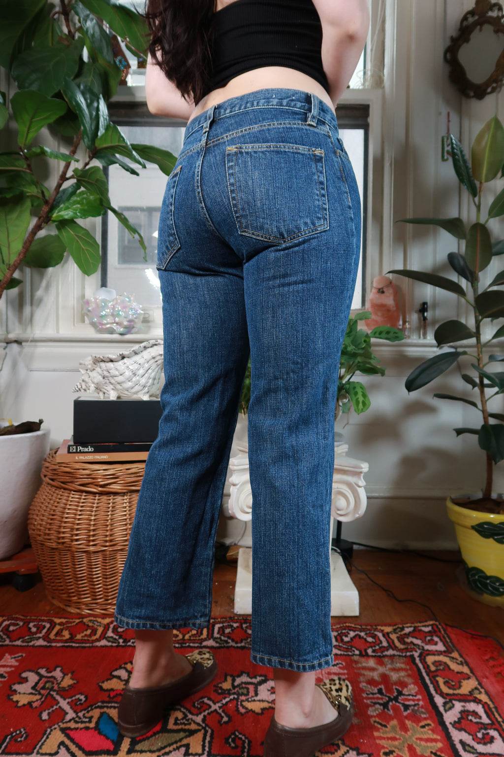 Elektra Vintage women's blue denim Capri jeans with side slits, vintage Y2K style, featuring a relaxed fit and casual design.