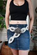 Vintage Y2K white western concho belt by Elektra Vintage with oversized engraved silver buckle and detailed western design.