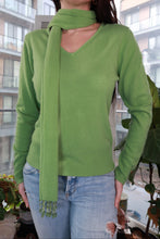 Load image into Gallery viewer, Green Scarf Sweater - Elektra Vintage
